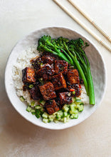 Load image into Gallery viewer, Stir Fry Organic Black Pepper Tofu, Daikon &amp; Broccolini (serves 3-5)
